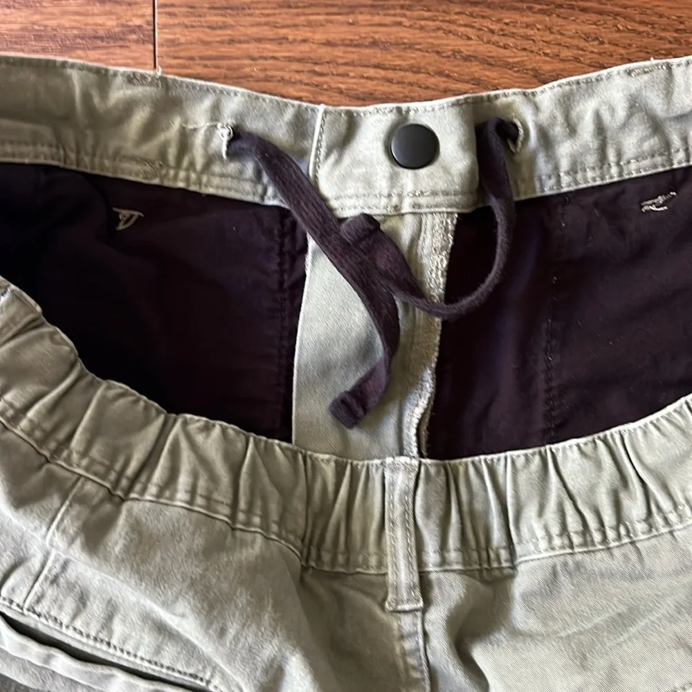 H&M Men's Cargo Pants. - Picture 8 of 8
